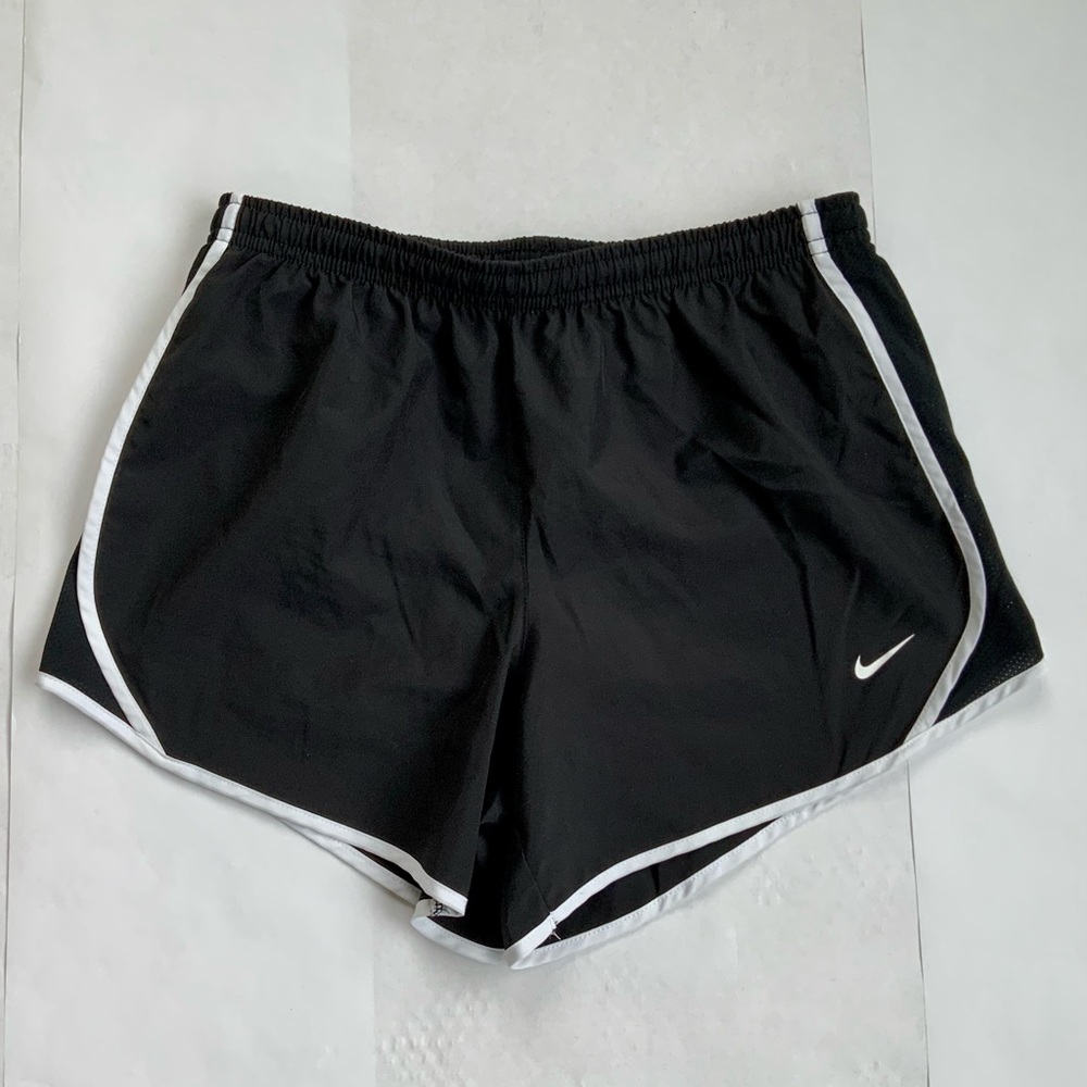 Nike Dri Fit Sport Shorts in Black with White Trim. Girls Size Large (14/16).